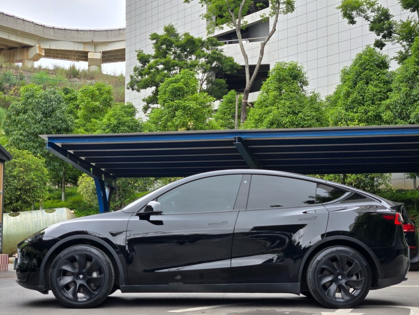 Tesla Model Y 2022 #8 Tesla Model Y 2022 car image #8