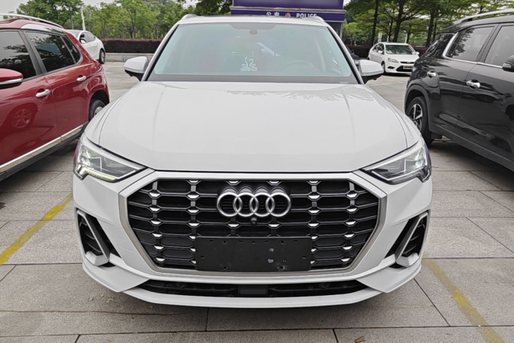 Audi Q3 2019 #3 Audi Q3 2019 car image #3