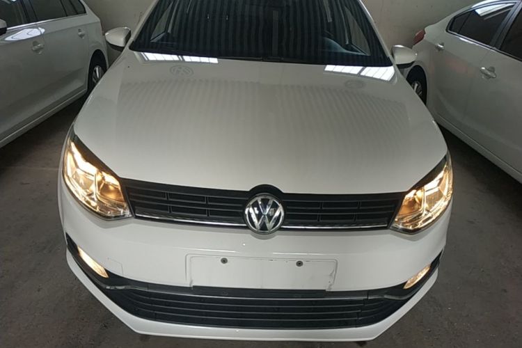 Volkswagen Polo 2017 car image #3