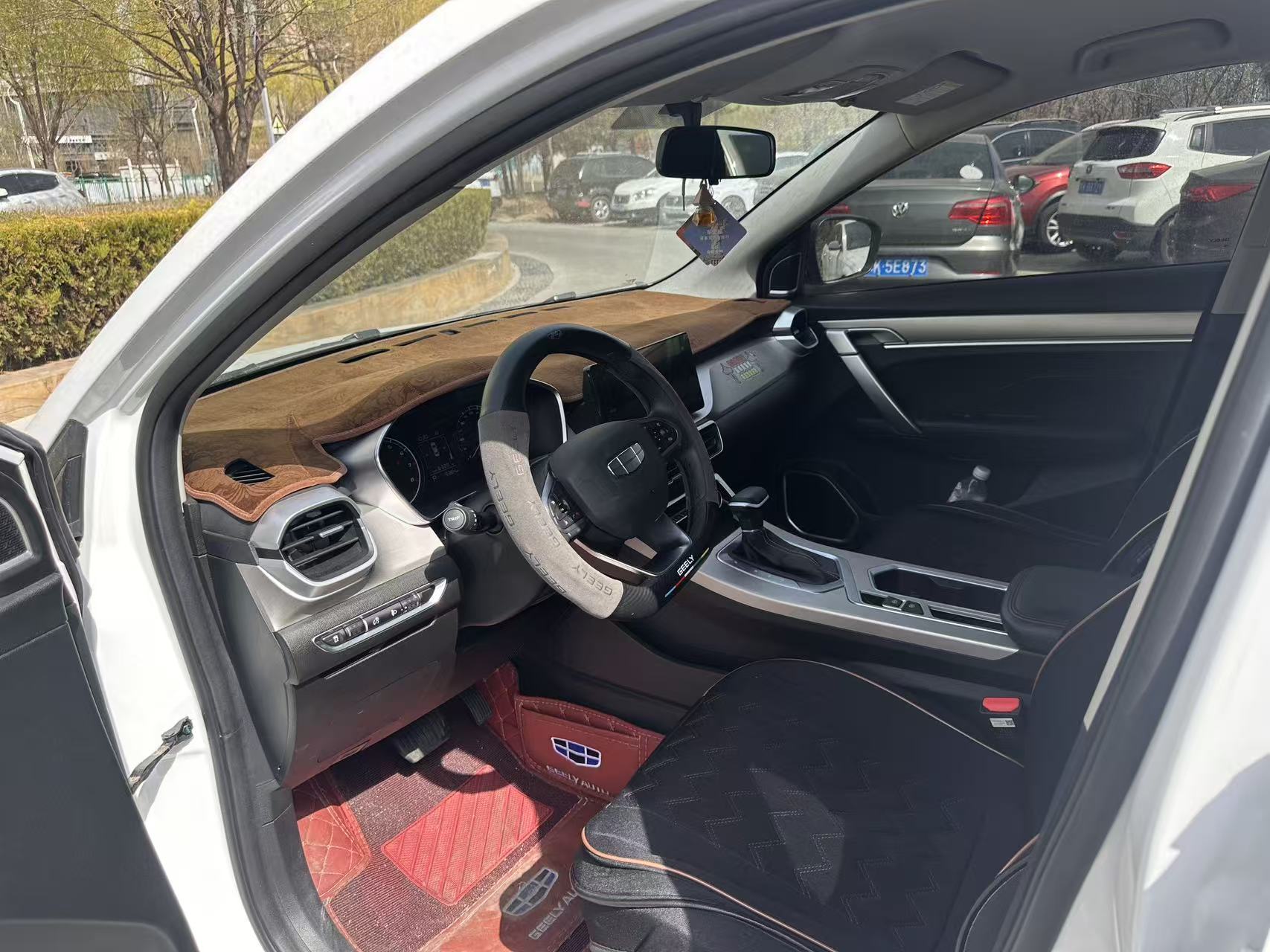 GEELY Coolray 2024 imagen de coche #4