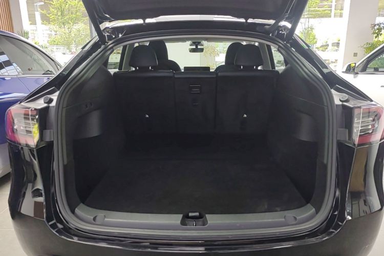 Tesla Model Y 2022 #19 Tesla Model Y 2022 car image #19