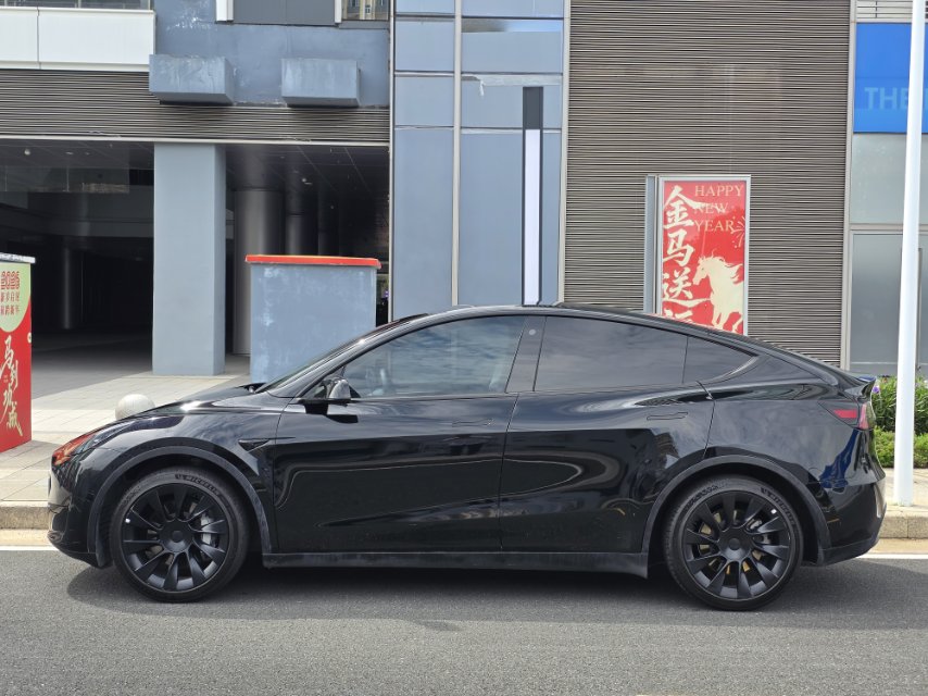 Tesla Model Y 2023 #3 Tesla Model Y 2023 car image #3