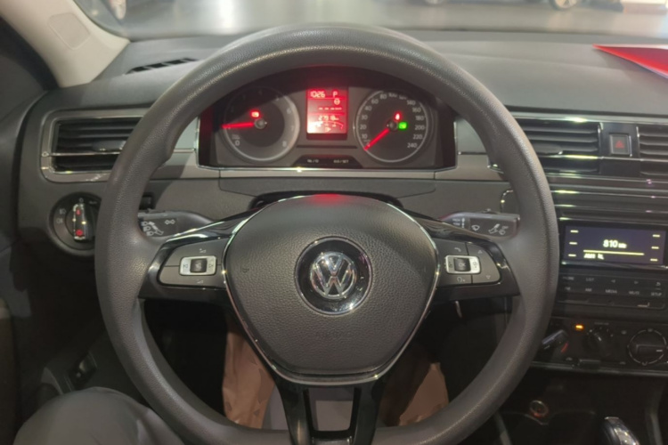 Volkswagen Santana 2017 car image #15