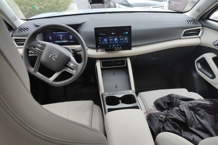 BYD YuanUP 2025 #7 BYD YuanUP 2025 car image #7