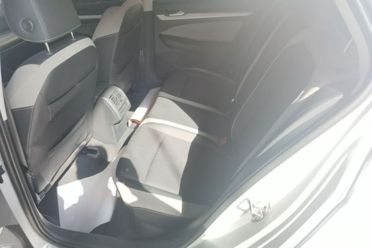Volkswagen Golf 2023 car image #17