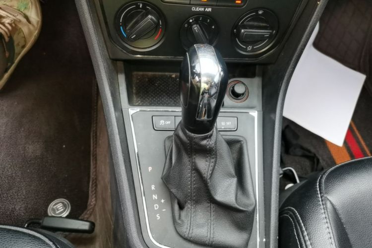 Volkswagen Lavida 2018 car image #14
