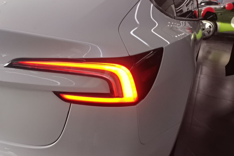 Tesla Model 3 2025 car image #8