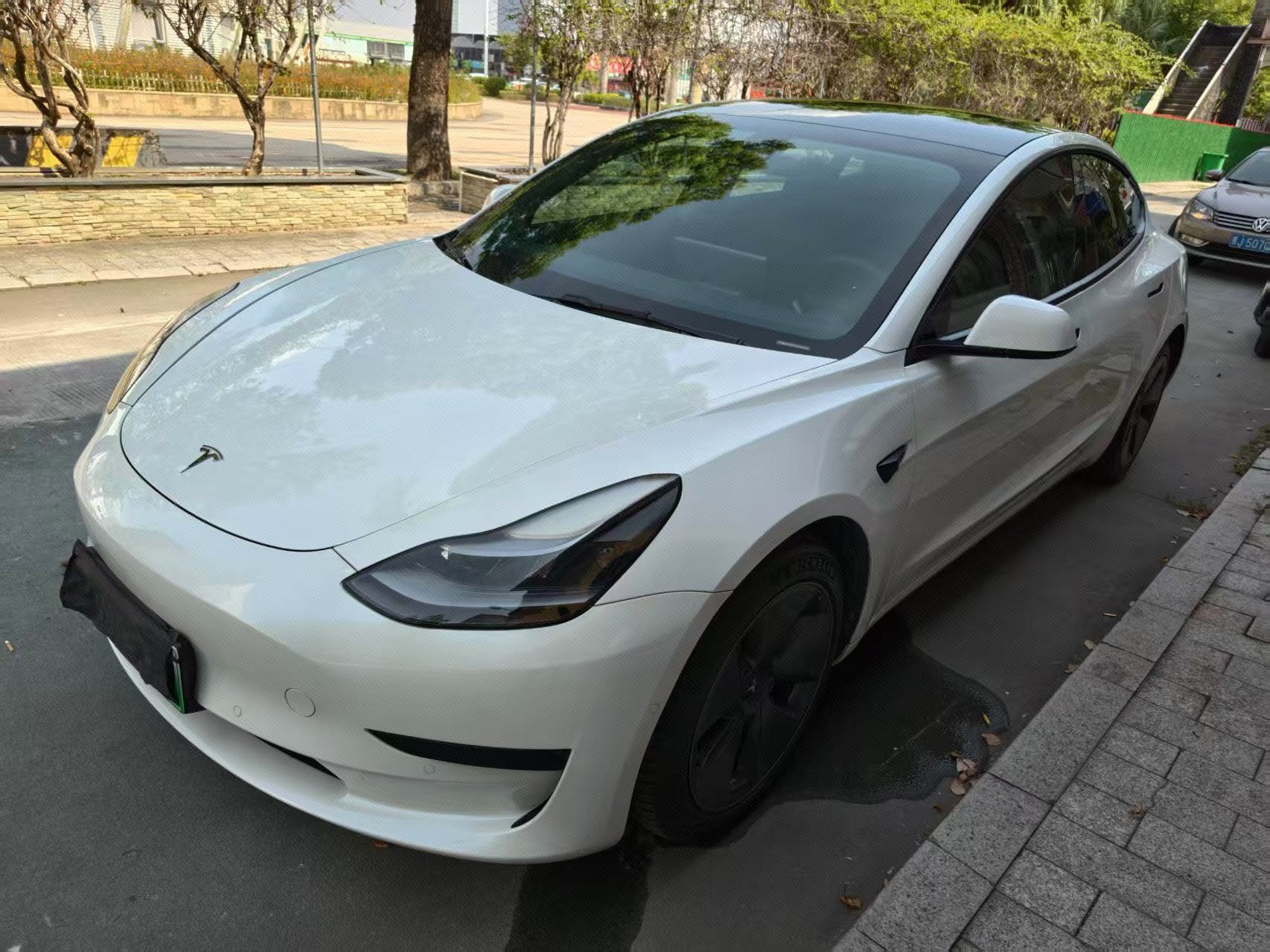Tesla Model 3 2021 car image 
