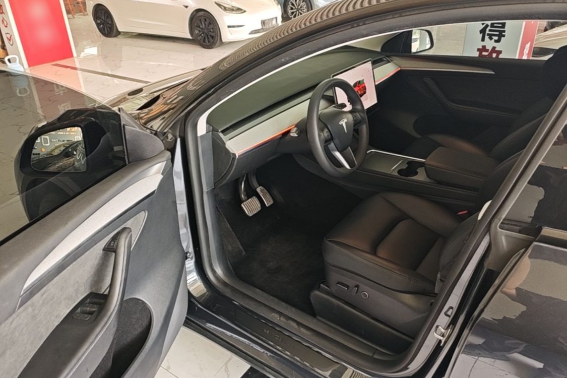 Tesla Model Y 2024 #17 Tesla Model Y 2024 car image #17
