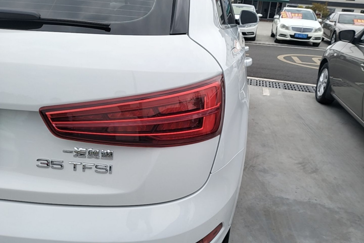 Audi Q3 2016 #8 Audi Q3 2016 car image #8