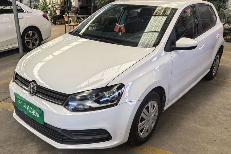 Volkswagen Polo 2016 car image #2