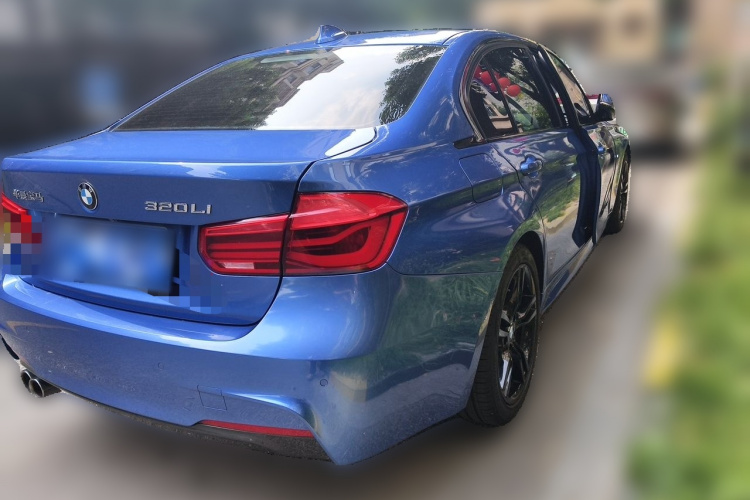 BMW 3 Series 2018 #5 BMW 3 Series 2018 صورة سيارة #5