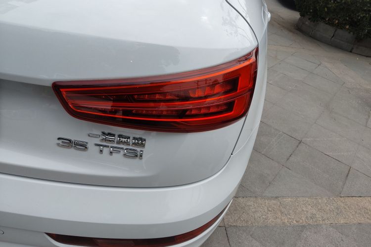 Audi Q3 2018 image de voiture #8