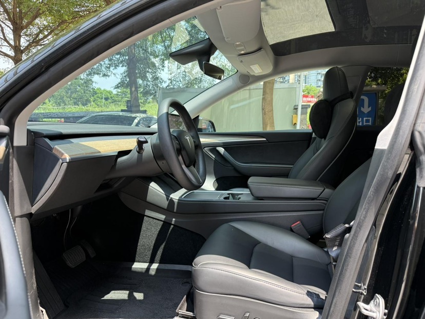 Tesla Model Y 2021 #4 Tesla Model Y 2021 car image #4