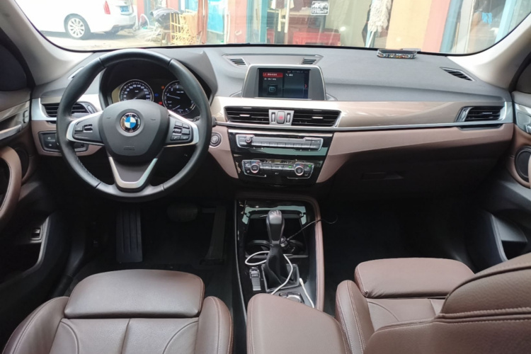 BMW X1 2019 car image #10
