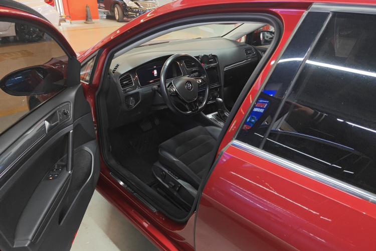 Volkswagen Golf 2019 صورة سيارة #16