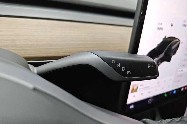 Tesla Model 3 2021 car image #14