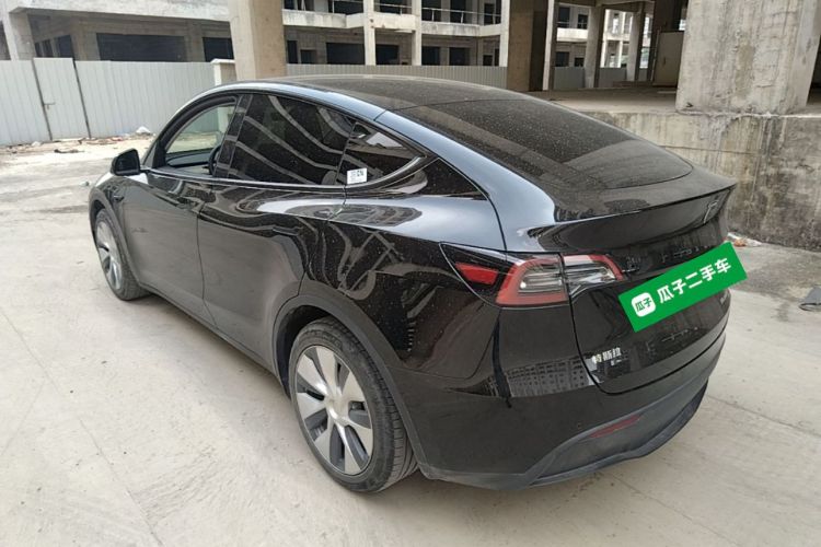 Tesla Model Y 2023 #5 Tesla Model Y 2023 car image #5