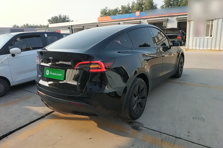 Tesla Model Y 2024 #7 Tesla Model Y 2024 صورة سيارة #7