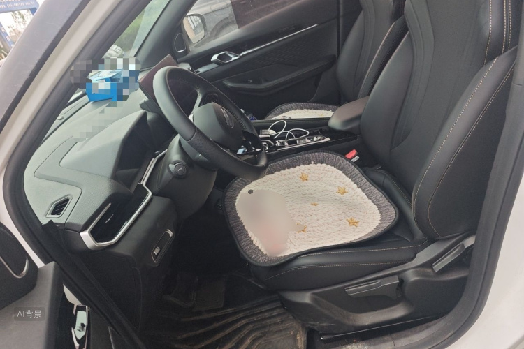 GEELY Coolray 2025 car image #17