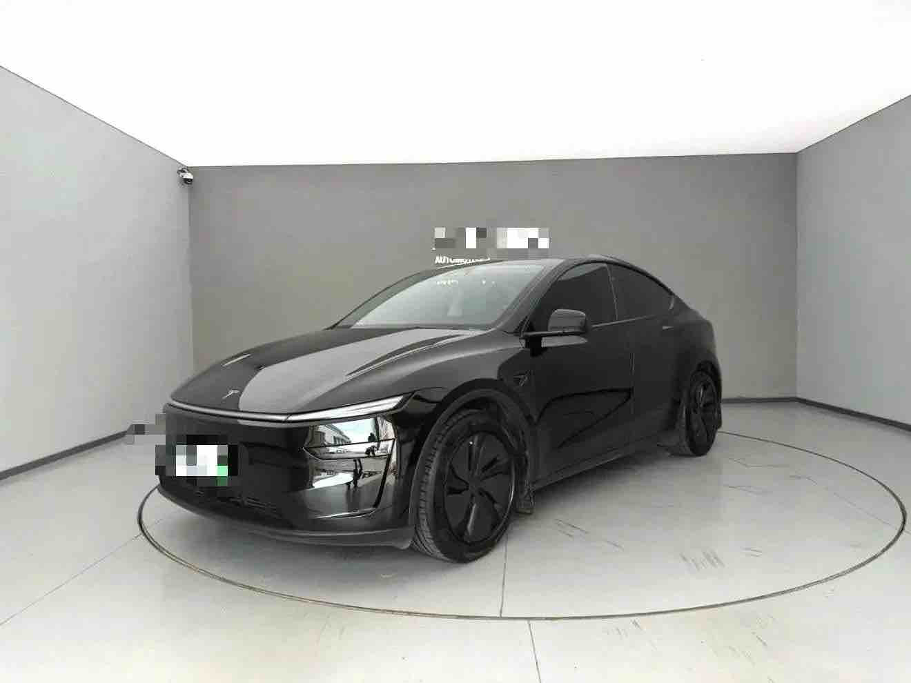 Tesla Model Y 2025 Tesla Model Y 2025 car image