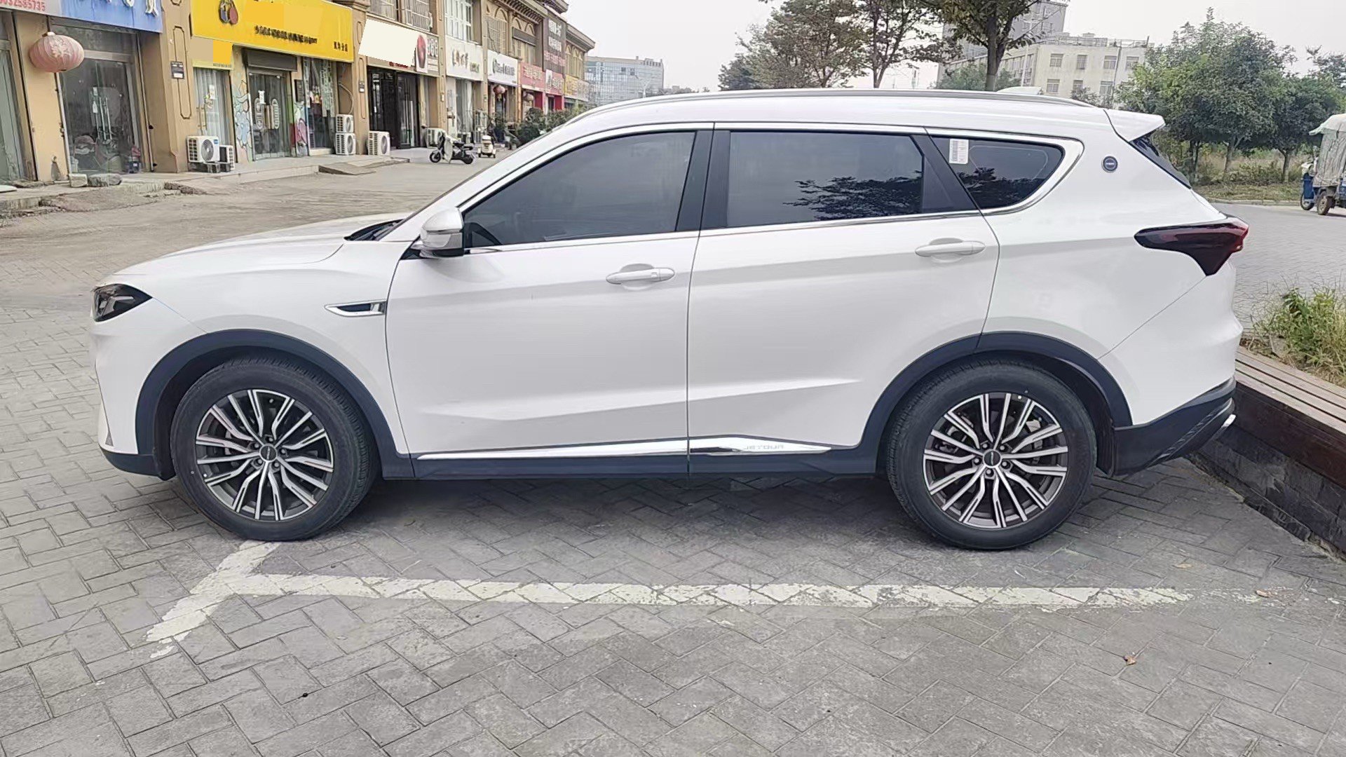 Jetour X70 PLUS 2024 #6 Jetour X70 PLUS 2024 car image #6