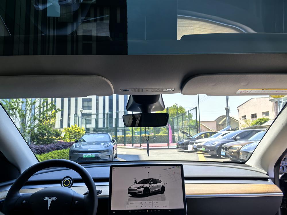 Tesla Model Y 2021 #11 Tesla Model Y 2021 car image #11