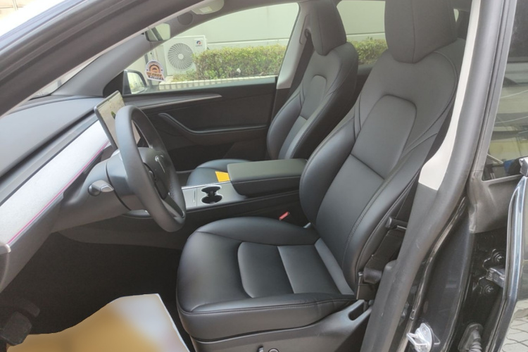 Tesla Model Y 2024 #15 Tesla Model Y 2024 car image #15