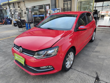 Volkswagen Polo 2015 Volkswagen Polo 2015 car image