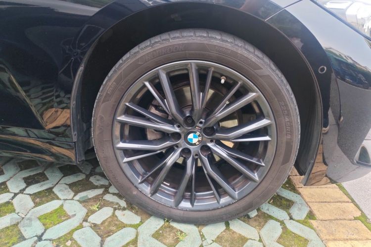 BMW 3 Series 2023 #9 BMW 3 Series 2023 car image #9