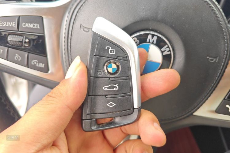 BMW 3 Series 2021 #10 BMW 3 Series 2021 car image #10