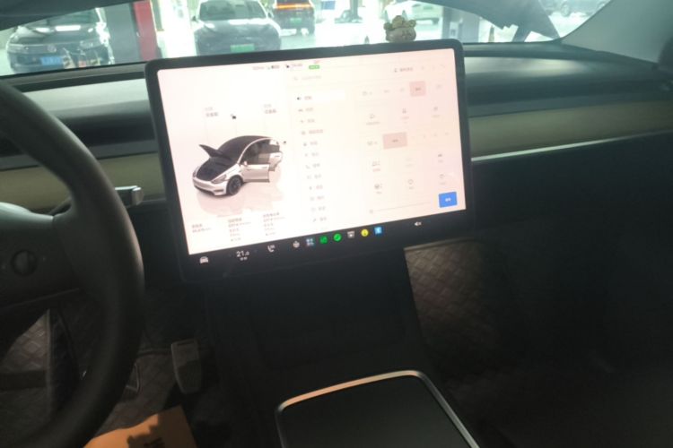 Tesla Model Y 2023 #13 Tesla Model Y 2023 car image #13