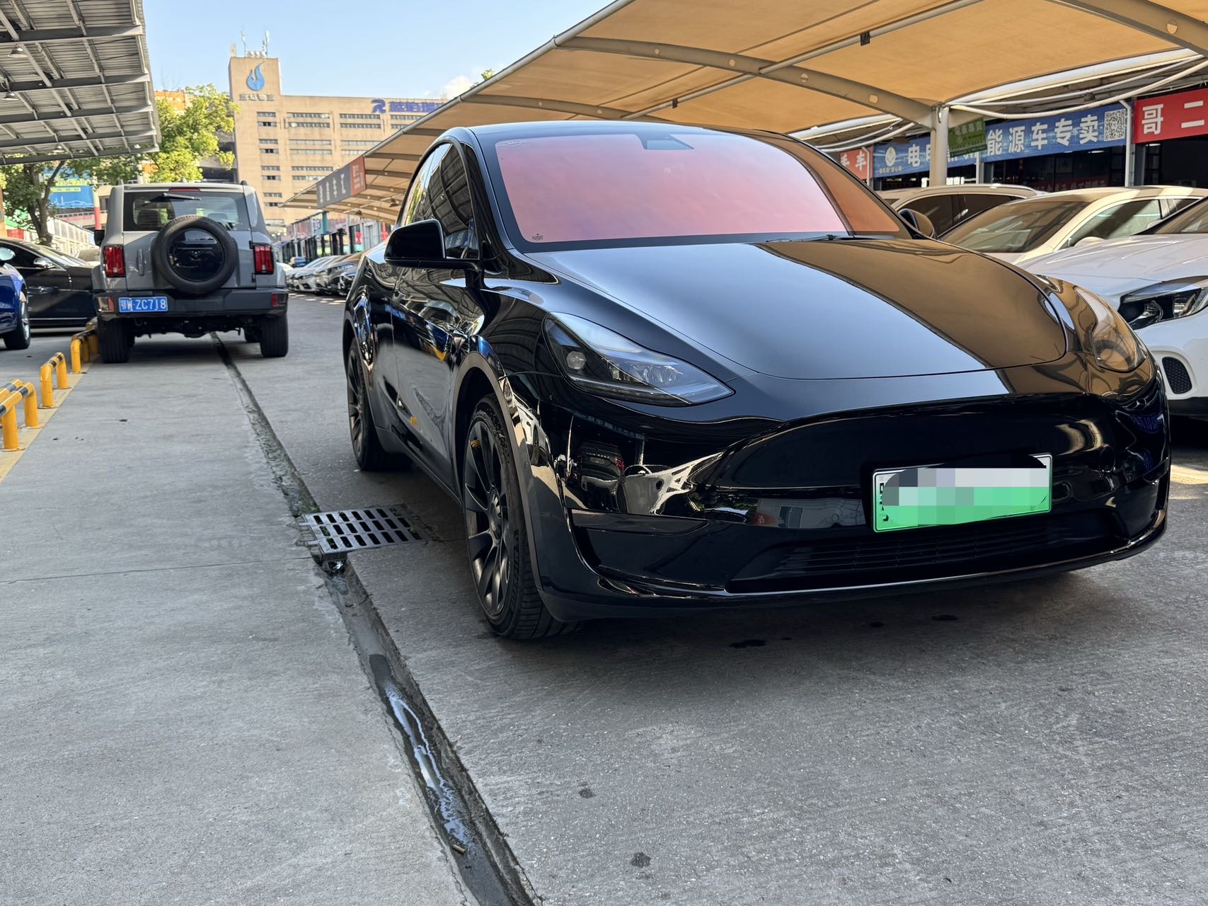Tesla Model Y 2022 #3 Tesla Model Y 2022 car image #3