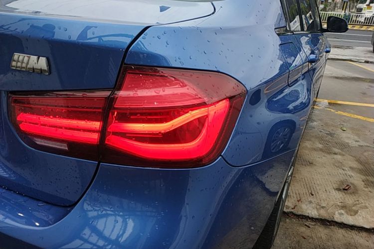 BMW 3 Series 2018 #8 BMW 3 Series 2018 car image #8