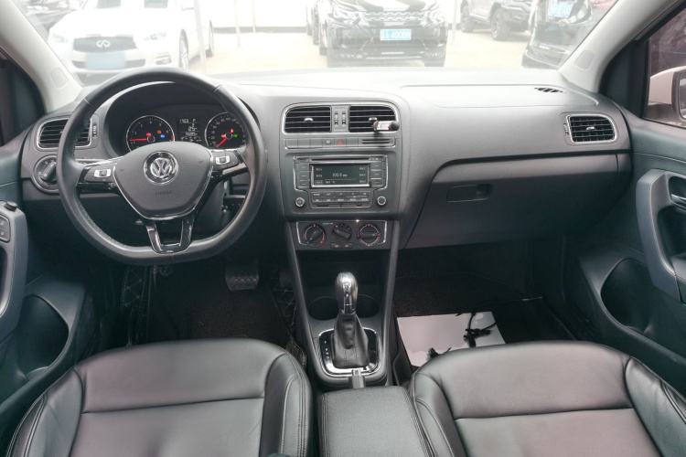 Volkswagen Polo 2018 car image #10