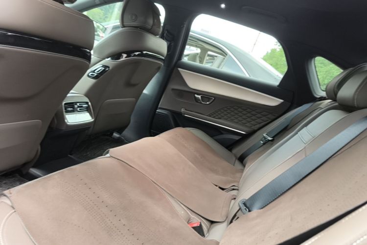 BYD Han 2024 car image #13