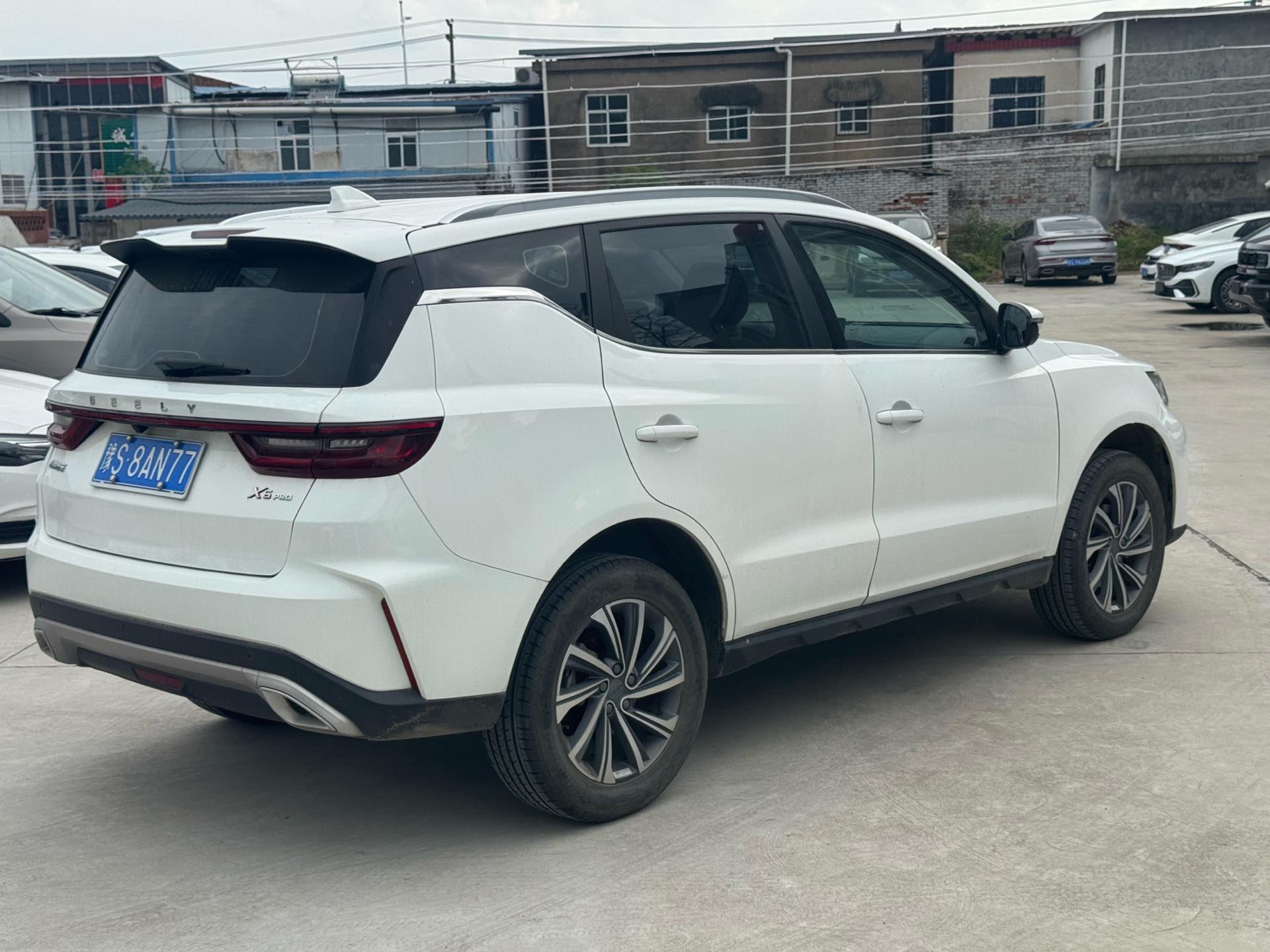 GEELY Vision X6 2023 image de voiture #7