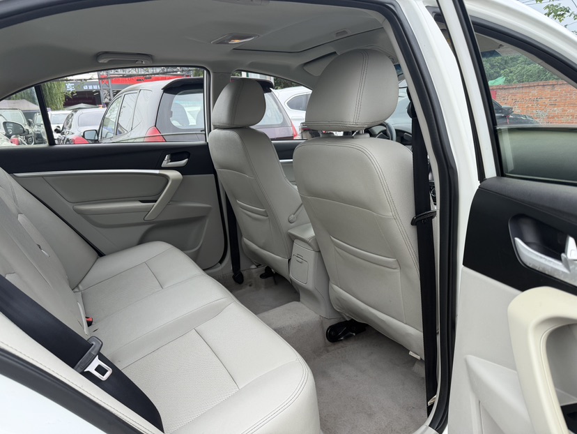 GEELY Emgrand 2015 #5 GEELY Emgrand 2015 car image #5