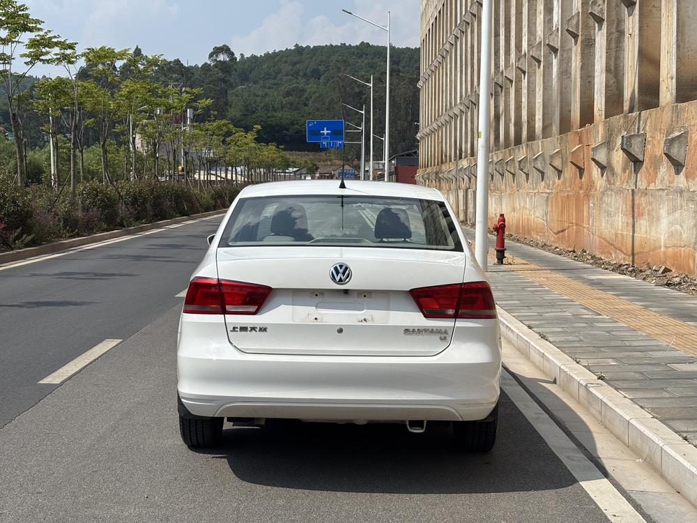 Volkswagen Santana 2013 car image #5
