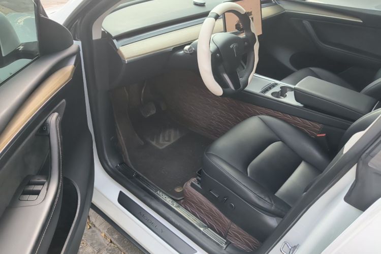Tesla Model Y 2022 #16 Tesla Model Y 2022 car image #16