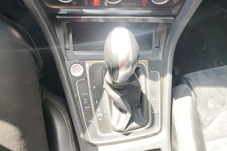Volkswagen Golf 2019 #14 Volkswagen Golf 2019 car image #14