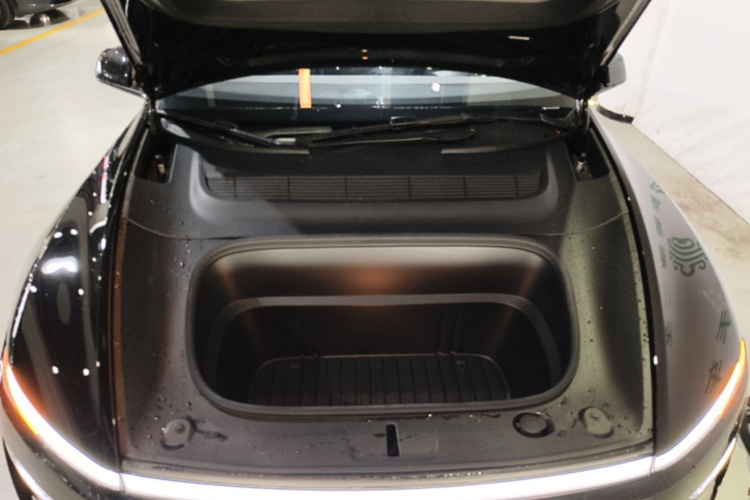 Tesla Model Y 2025 #20 Tesla Model Y 2025 car image #20