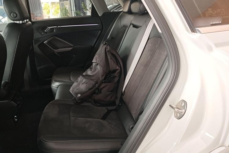 Audi Q3 2019 #17 Audi Q3 2019 car image #17