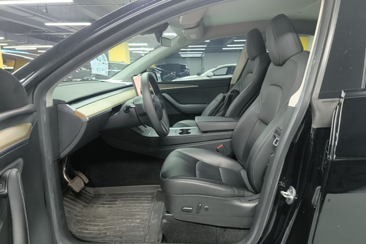 Tesla Model Y 2022 #19 Tesla Model Y 2022 car image #19