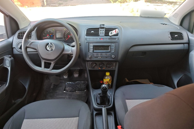 Volkswagen Polo 2016 car image #10