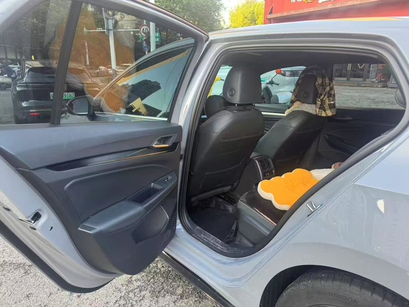 2023 car image #3