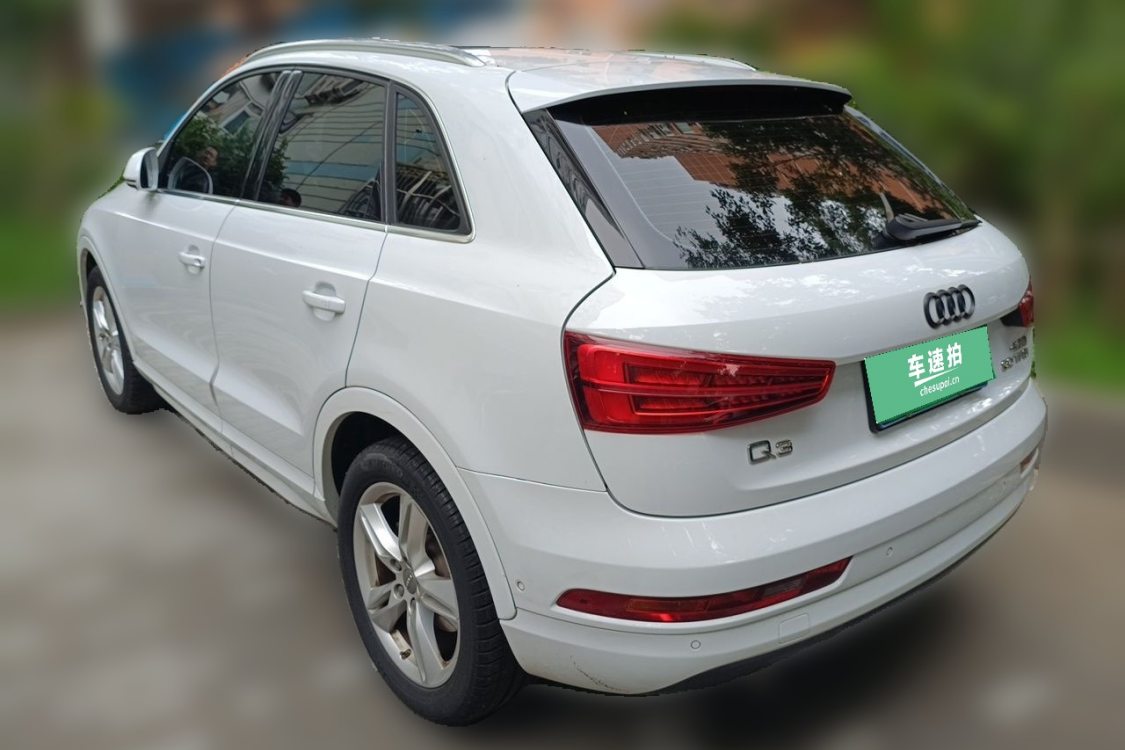 Audi Q3 2016 car image #3