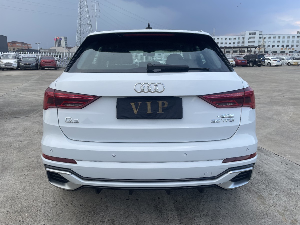 Audi Q3 2024 car image #5