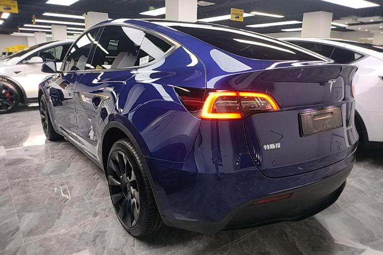 Tesla Model Y 2022 #5 Tesla Model Y 2022 car image #5