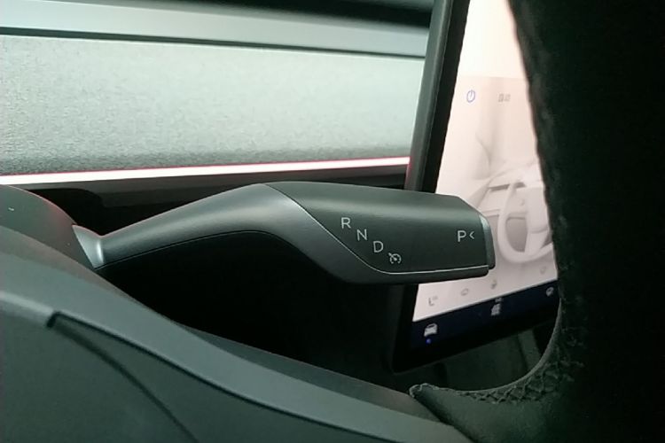 Tesla Model Y 2024 #18 Tesla Model Y 2024 car image #18